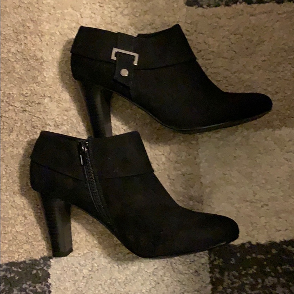Karen Scott ankle booties